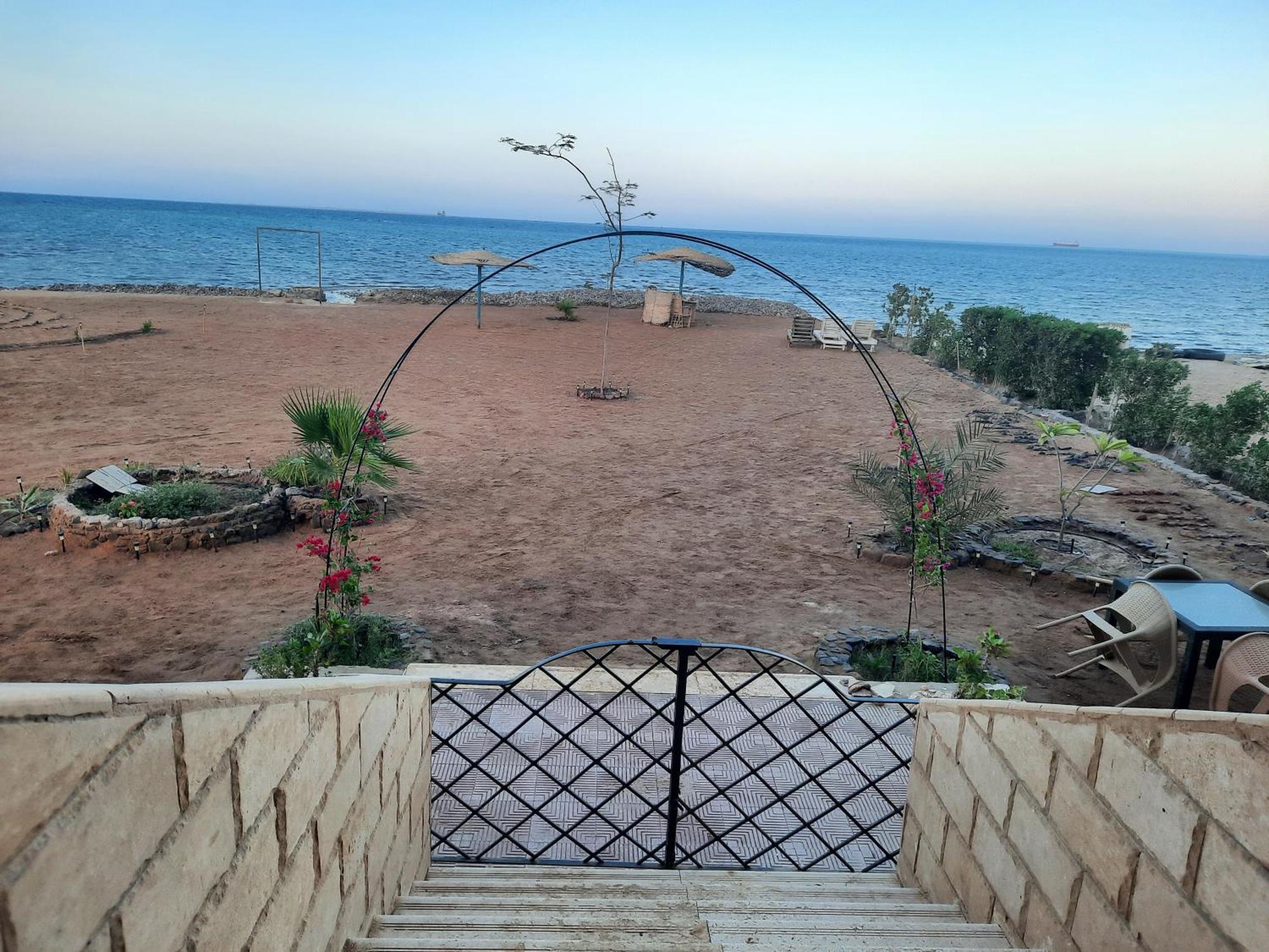 בית כפרי Coral Paradise סאפגה